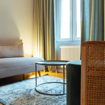 Amazing Location - Center Apartment