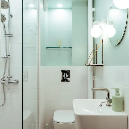 Amazing Location - Center Apartment *