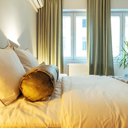 Amazing Location - Center Apartment *