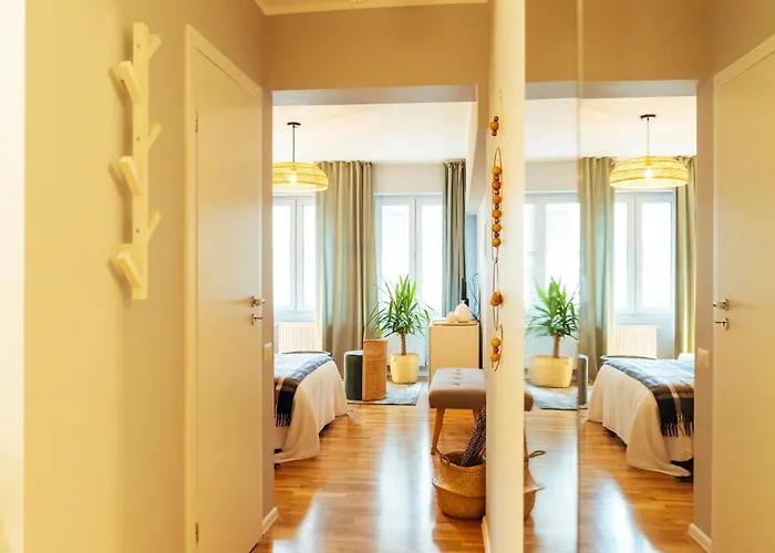 Amazing Location - Center Apartament