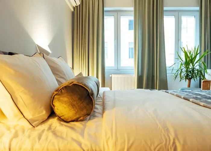 Amazing Location - Center Apartament *